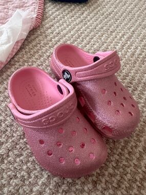 CROCS Kids' Glitter Clog in Sparkling Pink
